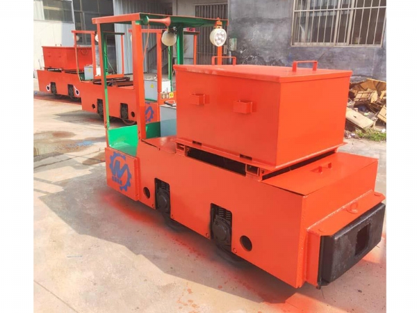 10T架線式工礦機電車